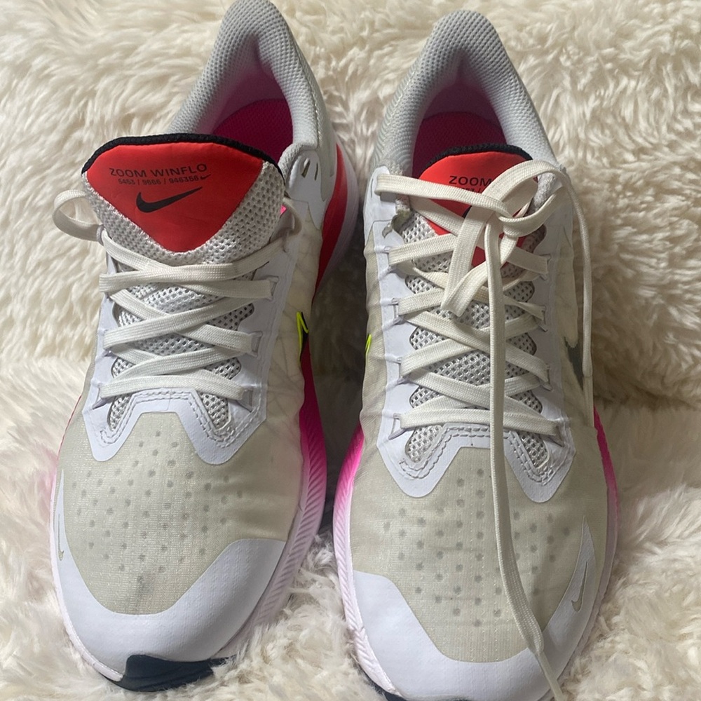 Nike
Nike Winflo 8 "Rawdacious" running sneakers women size 7.5
